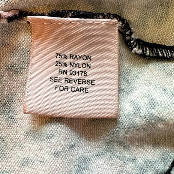 PHILOSOPHY SWEATER. Size Large. - Picture 6 of 6